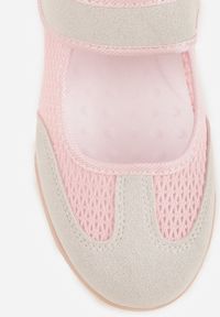 Renee - Różowe Tenisówki Typu Sneakeriny Ozdobione Napisem Emirinne. Okazja: na co dzień. Zapięcie: rzepy. Kolor: różowy. Wzór: aplikacja, napisy. Styl: casual #2