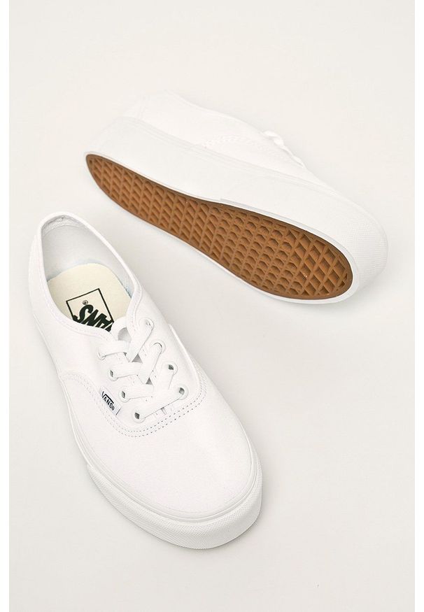 Vans - Tenisówki. Nosek buta: okrągły. Zapięcie: sznurówki. Kolor: biały. Materiał: guma. Obcas: na platformie