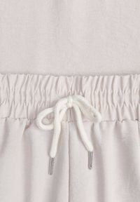 Born2be - Beżowy Komplet z Wiskozą Bluzka Zdobiona Guzikami i Szorty Nitamea. Kolor: beżowy. Materiał: wiskoza. Wzór: aplikacja #3