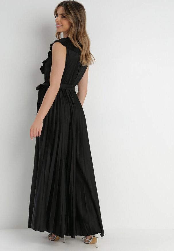 Born2be - Czarny Kombinezon Plisowany Actithoe. Kolor: czarny. Materiał: materiał. Długość rękawa: bez rękawów. Długość: długie. Wzór: jednolity. Styl: wizytowy, elegancki