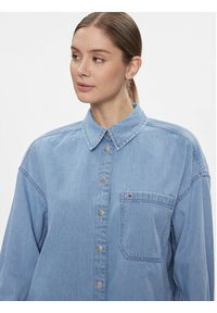 Tommy Jeans Koszula jeansowa DW0DW17355 Niebieski Oversize. Kolor: niebieski. Materiał: bawełna #3