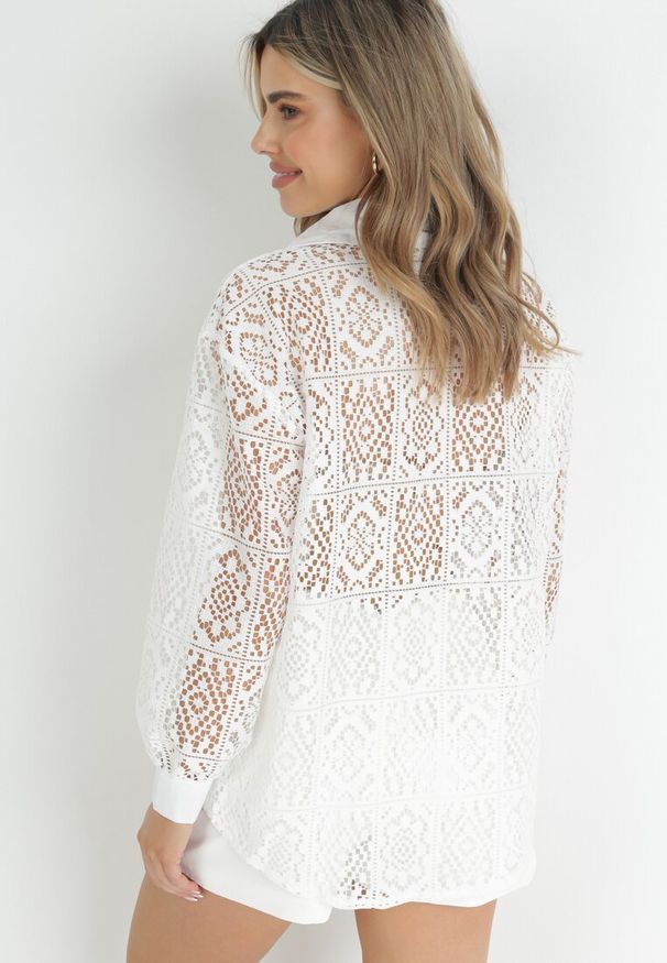 Born2be - Biała Ażurowa Koszula z Kieszeniami Persedia. Kolor: biały. Materiał: tkanina. Wzór: ażurowy