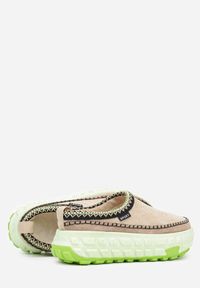 Renee - Zielone Śniegowce na Platformie z Tłoczeniem i Niską Cholewką Violova. Okazja: na spacer. Wysokość cholewki: przed kostkę. Kolor: zielony. Szerokość cholewki: normalna. Sezon: zima. Obcas: na platformie #7