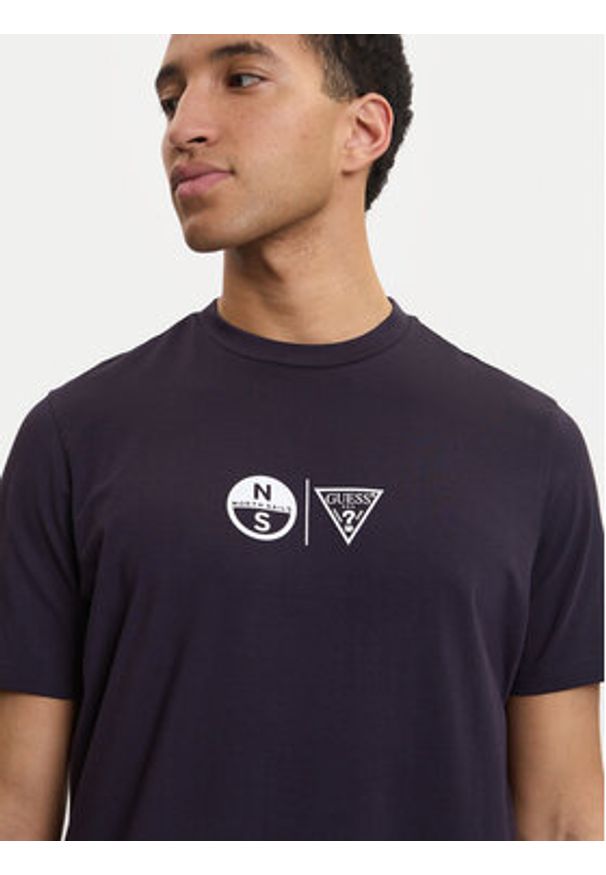 Guess T-Shirt GUESS x NORTH SAILS M6GI40 K3322 Granatowy Regular Fit. Kolor: niebieski. Materiał: bawełna