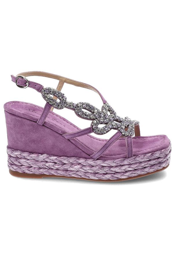 Fioletowe Sandały Alma En Pena Eleganckie Damskie Buty. Zapięcie: sprzączka. Kolor: fioletowy. Materiał: zamsz, skóra. Szerokość cholewki: normalna. Sezon: lato. Obcas: na koturnie. Styl: elegancki. Wysokość obcasa: średni