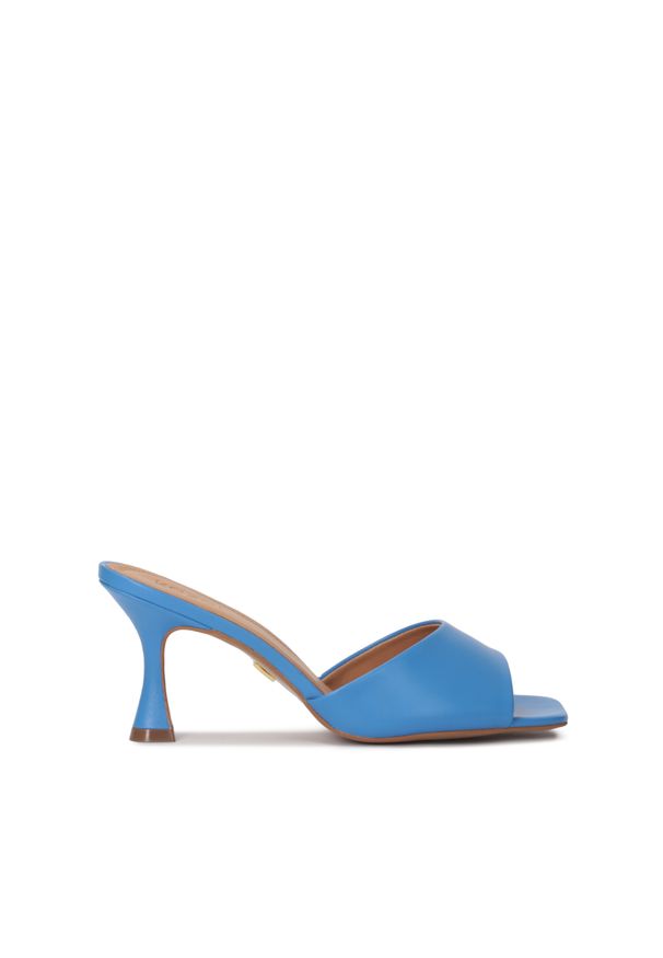 Kazar - Niebieskie skórzane klapki square toe. Kolor: niebieski. Materiał: skóra. Obcas: na obcasie. Styl: klasyczny. Wysokość obcasa: średni