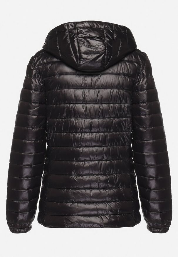 Born2be - Czarna Kurtka Pikowana z Odpinanym Katurem Rilevama. Kolor: czarny. Styl: elegancki