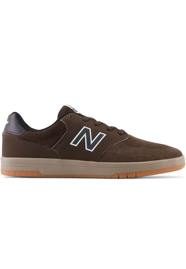 Buty męskie New Balance Numeric NM425DFB – brązowe. Kolor: brązowy. Materiał: materiał, zamsz, skóra, guma. Szerokość cholewki: normalna. Sport: skateboard