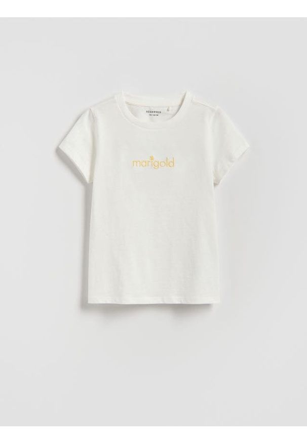 Reserved - T-shirt z haftem - złamana biel. Materiał: bawełna. Wzór: haft