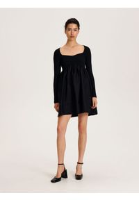Reserved - Sukienka mini z łączonych materiałów - czarny. Kolor: czarny. Materiał: materiał. Długość: mini