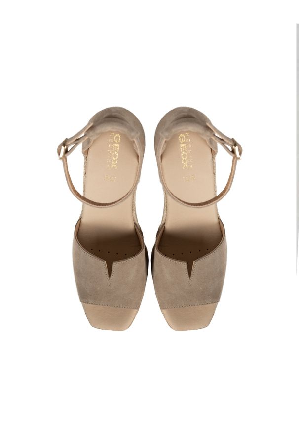 Geox Espadryle "Oleandra" | D25TTD 00022 | Kobieta | Beżowy. Okazja: na co dzień. Kolor: beżowy. Materiał: skóra. Obcas: na koturnie. Styl: klasyczny, elegancki, casual