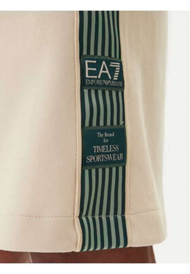 EA7 Emporio Armani Szorty sportowe 7M001501 AF12660 Beżowy Regular Fit. Kolor: beżowy. Materiał: syntetyk, bawełna. Styl: sportowy