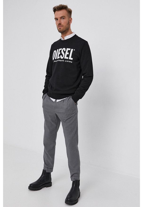 Diesel Bluza bawełniana męska kolor czarny z nadrukiem. Okazja: na co dzień. Kolor: czarny. Materiał: bawełna. Wzór: nadruk. Styl: casual