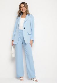 Born2be - Niebieska Klasyczna Marynarka o Jednorzędowym Kroju z Imitacją Kieszeni Felzeri. Kolor: niebieski. Materiał: tkanina. Styl: klasyczny