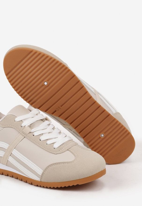 Born2be - Beżowe Sneakersy w Stylu Kultowych Tenisówek z Ozdobnymi Przeszyciami Vellexia. Okazja: na co dzień. Kolor: beżowy. Materiał: skóra, jeans. Obcas: na płaskiej podeszwie