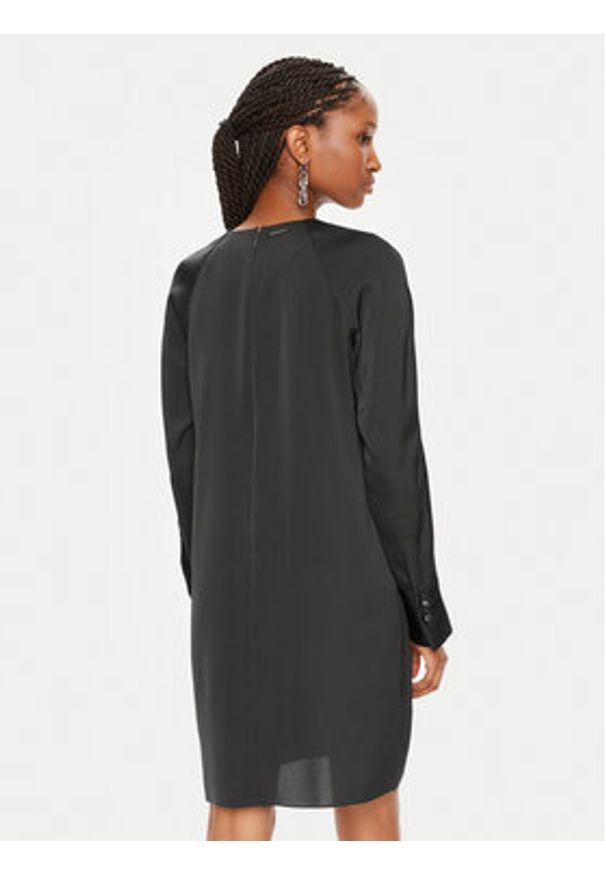 Calvin Klein Sukienka codzienna K20K207160 Czarny Regular Fit. Okazja: na co dzień. Kolor: czarny. Materiał: syntetyk. Typ sukienki: proste. Styl: casual