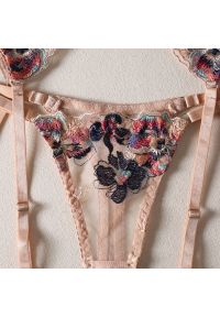 Intica - Komplet bielizny z haftem na romantyczne wieczory Alissone. Kolor: wielokolorowy. Materiał: materiał. Wzór: haft #8