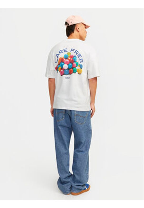 Jack & Jones - Jack&Jones T-Shirt Jorfrutti 12256926 Biały Wide Fit. Kolor: biały. Materiał: bawełna