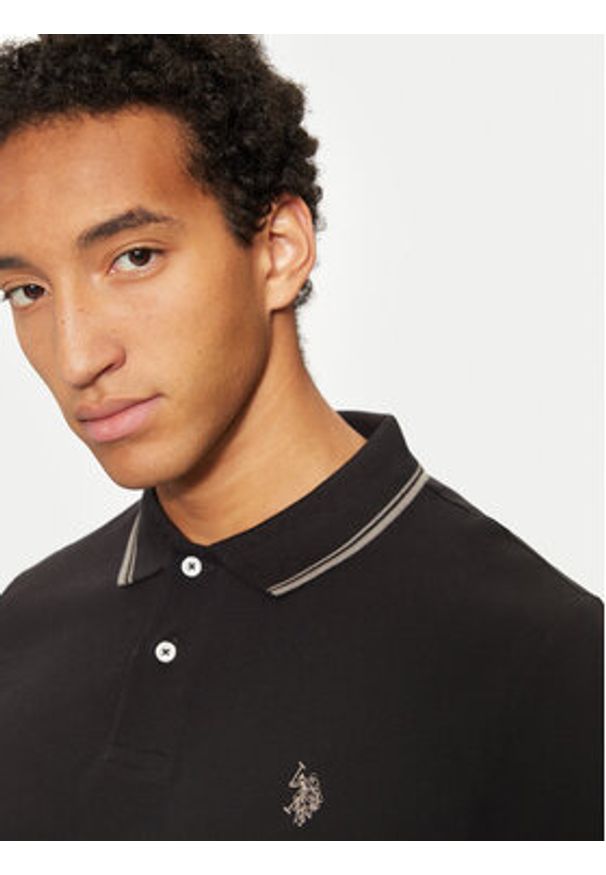 U.S. Polo Assn. Polo MUP2255 Czarny Regular Fit. Typ kołnierza: polo. Kolor: czarny. Materiał: bawełna