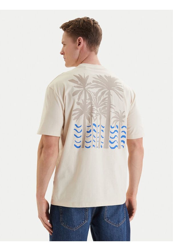 Guess T-Shirt F6GI07 K8FQ4 Beżowy Regular Fit. Kolor: beżowy. Materiał: bawełna