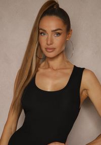 Renee - Czarna Sukienka Typu Bodycon z Bawełną Neralissea. Okazja: na co dzień. Kolor: czarny. Materiał: bawełna. Typ sukienki: bodycon. Styl: klasyczny, casual #3