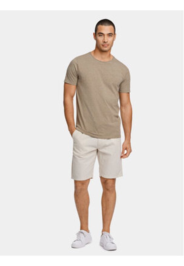 Lindbergh Szorty materiałowe 30-508003 Beżowy Relaxed Fit. Kolor: beżowy. Materiał: bawełna