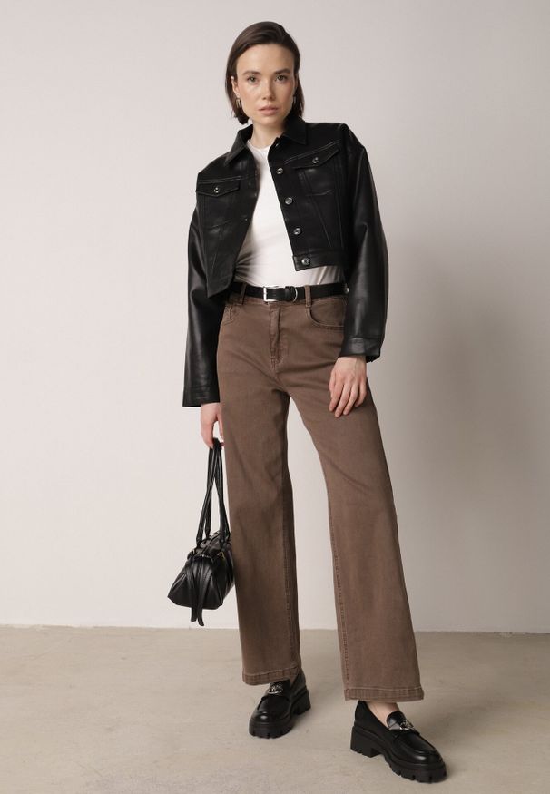 Born2be - Czarna Kurtka Ramoneska o Krótkim Koszulowym Kroju Savalorne. Okazja: na co dzień. Kolor: czarny. Materiał: poliester, satyna, skóra, jeans. Długość: krótkie. Styl: casual, elegancki, klasyczny