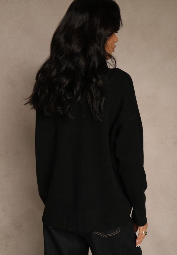 Renee - Czarny Casualowy Golf Tusara. Okazja: na co dzień. Typ kołnierza: golf. Kolor: czarny. Materiał: jeans. Styl: casual