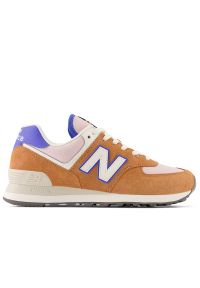 Buty New Balance WL574QB - brązowe. Kolor: brązowy. Materiał: zamsz, skóra, materiał, guma, syntetyk. Szerokość cholewki: normalna. Model: New Balance 574