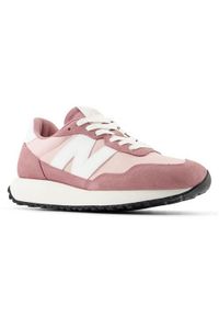 Buty do chodzenia damskie New Balance 237. Kolor: różowy. Materiał: zamsz, materiał. Szerokość cholewki: normalna. Sport: turystyka piesza