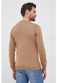 BOSS - Boss Sweter wełniany męski kolor beżowy. Okazja: na co dzień. Kolor: beżowy. Materiał: wełna. Długość rękawa: długi rękaw. Długość: długie. Styl: casual