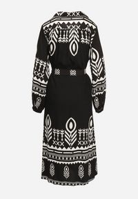 Born2be - Czarna Sukienka Koszulowa w Etno Wzór z Paskiem Avierira. Okazja: na co dzień. Kolor: czarny. Materiał: materiał, wiskoza. Typ sukienki: koszulowe. Styl: etno #4