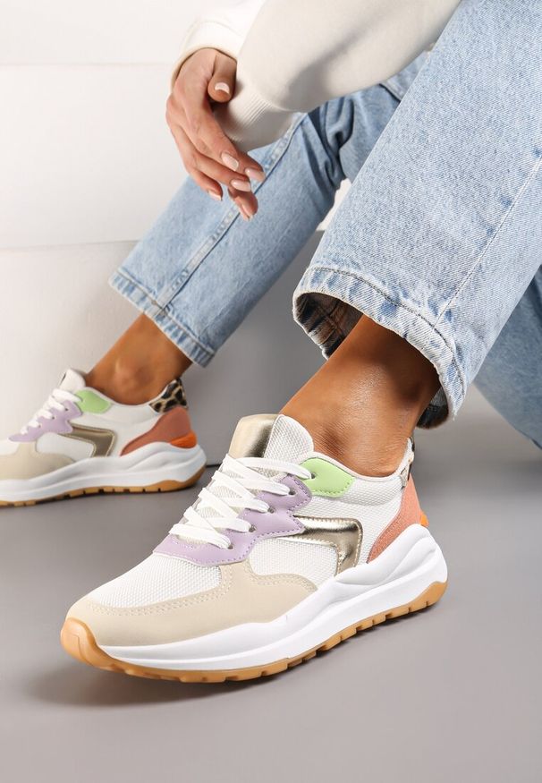 Renee - Beżowo-Fioletowe Sneakersy na Płaskiej Podeszwie ze Sznurowaniem i Materiałowymi Wstawkami Haretta. Kolor: beżowy. Materiał: materiał. Obcas: na płaskiej podeszwie