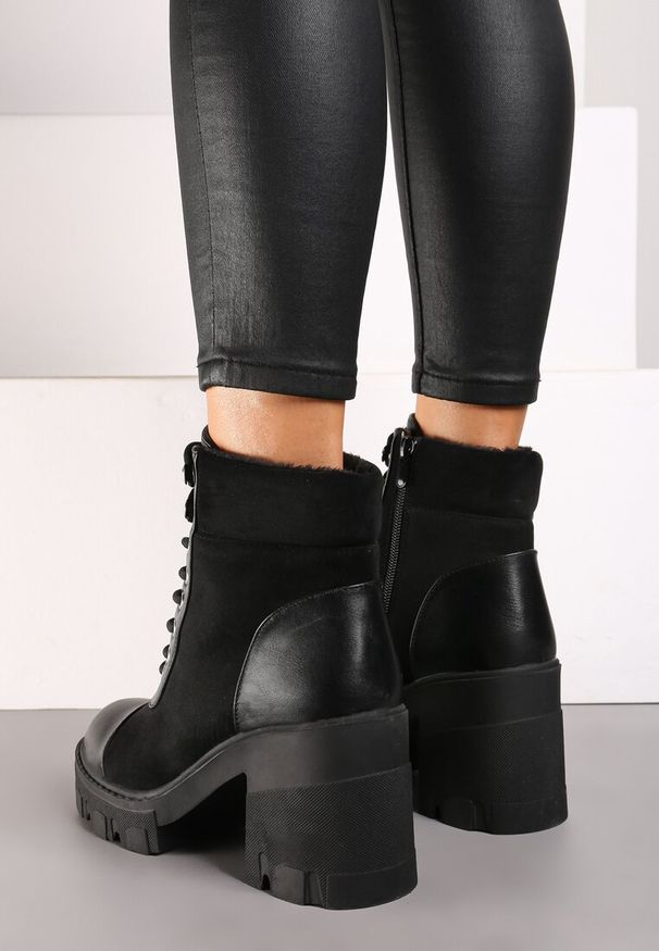 Renee - Czarne Botki na Obcasie z Platformą Ozdobione Wstawkami Ezilda. Okazja: na co dzień. Kolor: czarny. Materiał: jeans. Wzór: aplikacja. Obcas: na obcasie. Styl: elegancki, casual, rockowy. Wysokość obcasa: średni