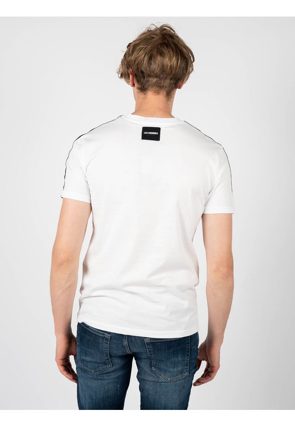 Les Hommes T-shirt | LF224100-0700-1009 | Round Neck | Mężczyzna | Biały. Okazja: na co dzień. Kolor: biały. Materiał: bawełna. Wzór: aplikacja. Styl: casual
