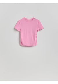 Reserved - T-shirt z marszczeniem - pastelowy róż. Kolor: różowy. Materiał: bawełna, dzianina