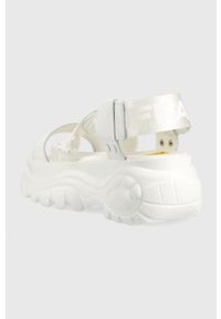 Buffalo sandały Classic Snd damskie kolor biały na platformie 1533301. Zapięcie: rzepy. Kolor: biały. Materiał: skóra, guma. Obcas: na platformie #4