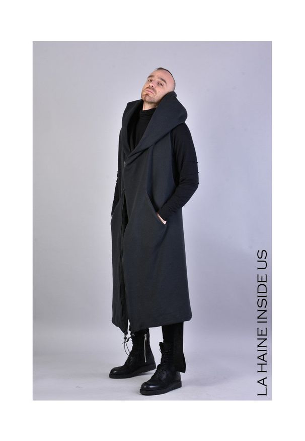La Haine Inside Us Bezrękawnik UNISEX "LM011" | A23113M LM011 | UNISEX | Mężczyzna | Czarny. Typ kołnierza: kaptur. Kolor: czarny. Materiał: bawełna, poliester. Długość rękawa: bez rękawów. Długość: długie