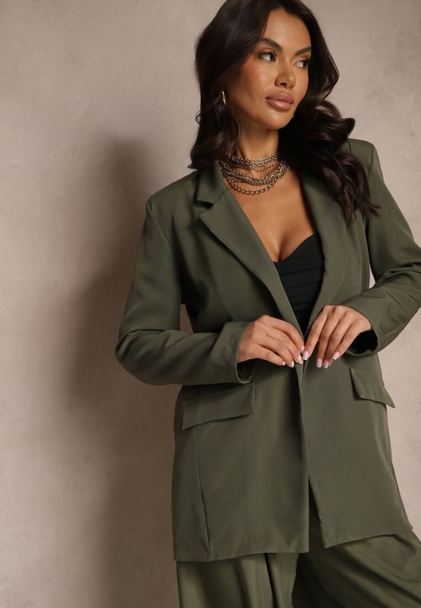 Renee - Ciemnozielona Pudełkowa Marynarka Jednorzędowa Telluria. Okazja: na co dzień. Kolor: zielony. Materiał: jeans. Styl: elegancki, casual