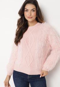 Born2be - Różowy Sweter z Wełną o Wzorzystym Splocie z Ozdobną Fakturą Mirilena. Okazja: na co dzień. Kolor: różowy. Materiał: wełna. Wzór: ze splotem. Styl: casual, elegancki