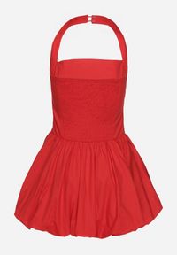 Born2be - Czerwona Bawełniana Sukienka Bombka z Ramiączkami Zapinanymi Przy Karku Relinor. Okazja: na co dzień. Typ kołnierza: dekolt kwadratowy. Kolor: czerwony. Materiał: bawełna. Długość rękawa: na ramiączkach. Typ sukienki: bombki. Styl: casual #7