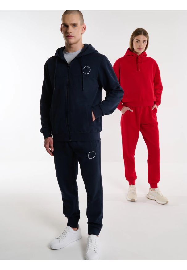 Big-Star - Bluza męska z kapturem granatowa Ajron 403/ Kersyn 403. Okazja: na co dzień. Typ kołnierza: kaptur. Kolor: niebieski. Materiał: dzianina, skóra. Wzór: haft. Styl: klasyczny, elegancki, casual