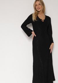 Born2be - Czarna Brokatowa Sukienka w Zebrę o Rozkloszowanym Kroju z Długim Rękawem Mevenna. Okazja: na co dzień. Kolor: czarny. Długość rękawa: długi rękaw. Wzór: motyw zwierzęcy. Typ sukienki: proste. Styl: casual, elegancki #2