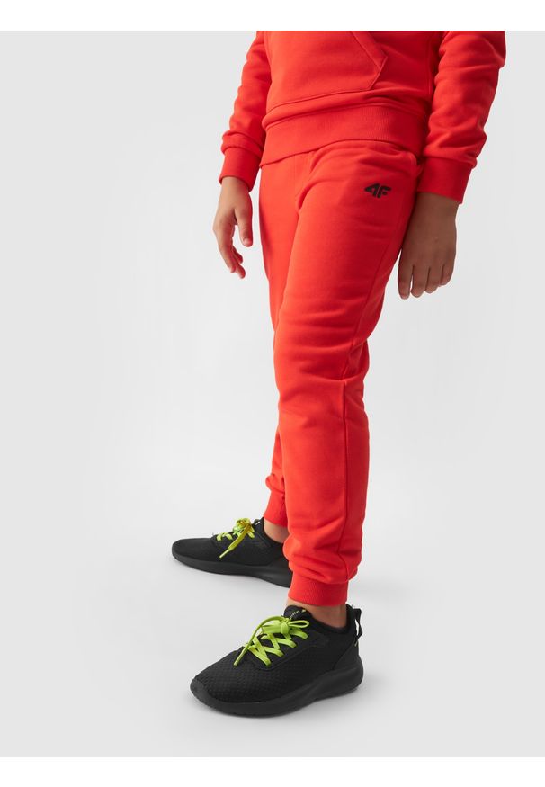4f - 4F Spodnie dresowe joggery chłopięce - pomarańczowe 146 (10-11 lat). Okazja: na co dzień. Kolor: pomarańczowy. Materiał: dresówka. Sezon: lato. Styl: casual, sportowy