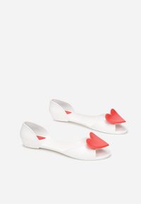 Renee - Biało-Czerwone Balerinki Pethis. Nosek buta: otwarty. Kolor: biały. Materiał: guma. Szerokość cholewki: normalna. Wzór: aplikacja. Obcas: na obcasie. Wysokość obcasa: niski #5