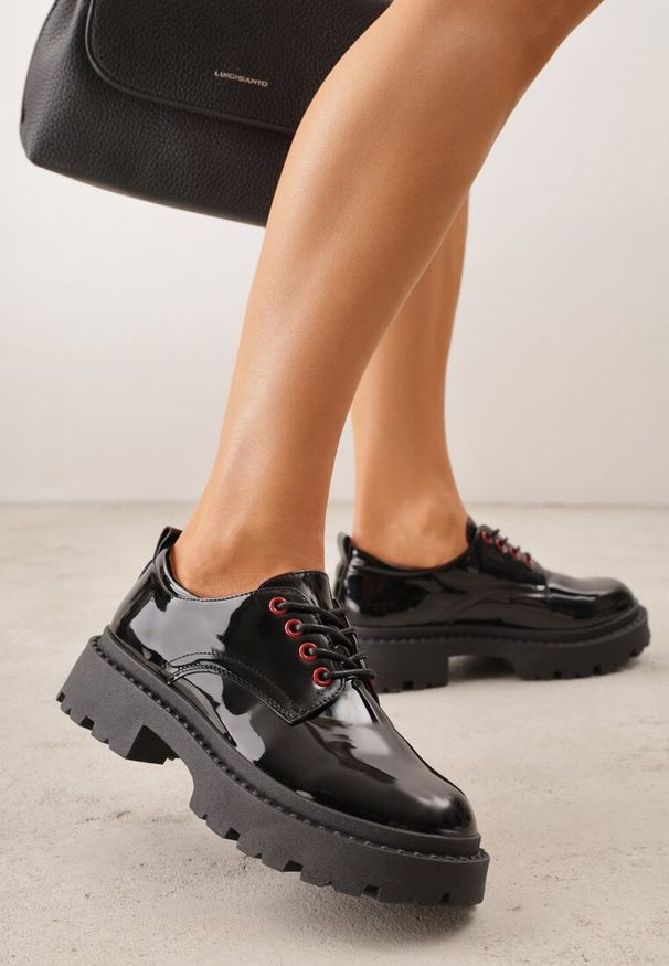 Renee - Czarno-Czerwone Eleganckie Półbuty Oksfordki VICES ze Sznurowaniem i Platformą Anatala. Okazja: na co dzień, na randkę. Zapięcie: sznurówki. Kolor: czarny. Materiał: jeans. Obcas: na platformie. Styl: elegancki