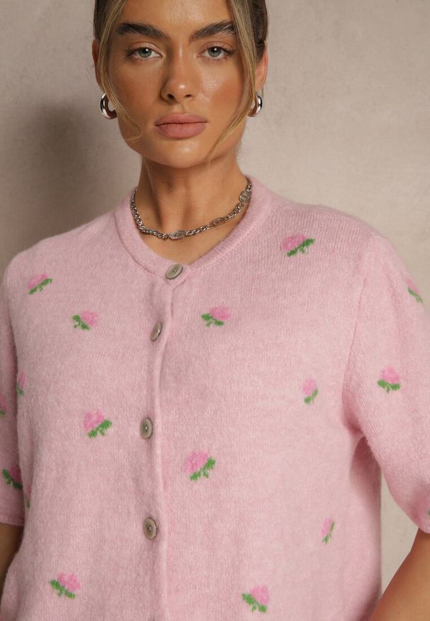 Renee - Różowy Wzorzysty Sweter Kardigan z Krótkim Rękawem z Dodatkiem Wełny Korivelle. Okazja: do pracy, na spotkanie biznesowe, na co dzień. Kolor: różowy. Materiał: wełna. Długość rękawa: krótki rękaw. Długość: krótkie. Styl: casual, elegancki, biznesowy