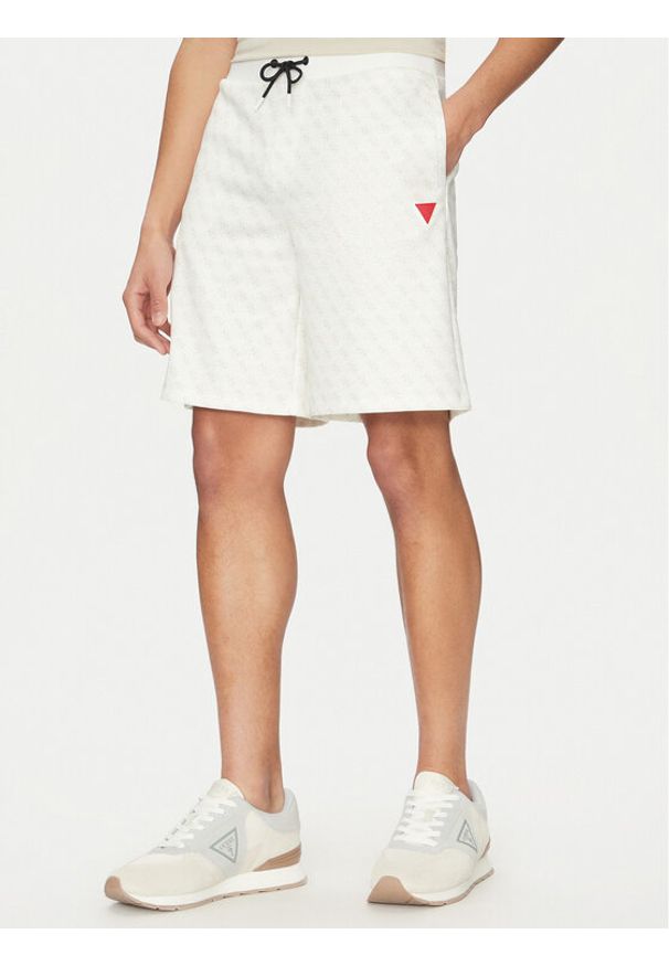 Guess Szorty sportowe Z4YD03 FL04Q Biały Regular Fit. Kolor: biały. Materiał: syntetyk, bawełna. Styl: sportowy