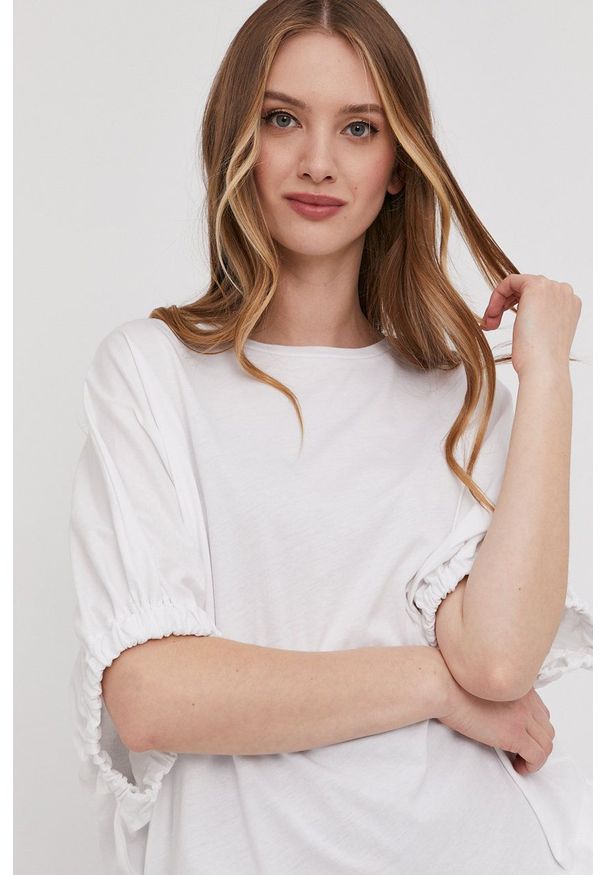 Answear Lab T-shirt damski kolor biały. Kolor: biały. Materiał: dzianina. Wzór: gładki. Styl: wakacyjny