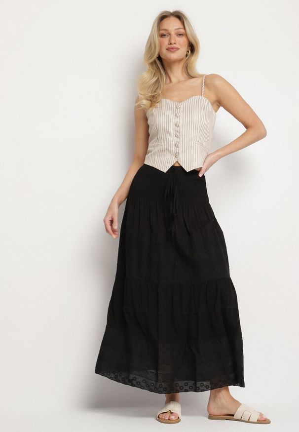 Born2be - Czarna Spódnica z Bawełny z Wysokim Stanem w Stylu Boho Ellitrae. Okazja: na co dzień. Stan: podwyższony. Kolor: czarny. Materiał: bawełna. Sezon: wiosna, lato. Styl: boho